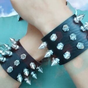 2 pcs Gothic  Spike faux leather punk bracelet emo Rivets Cuff Black Wristband